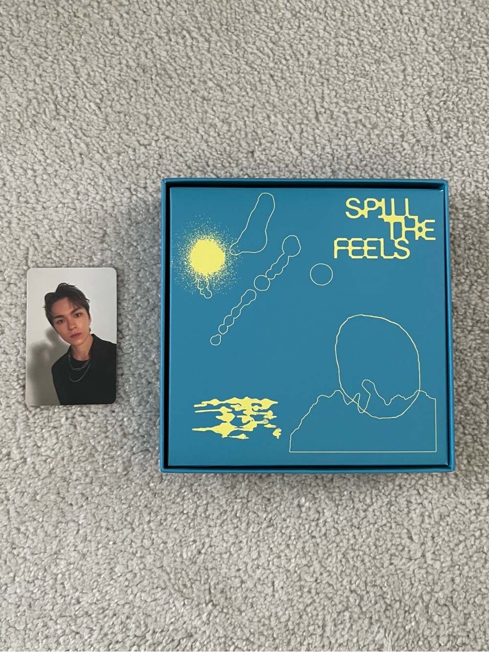 Vernon spill the feels photocard + seventeen 12th mini album feel blue version